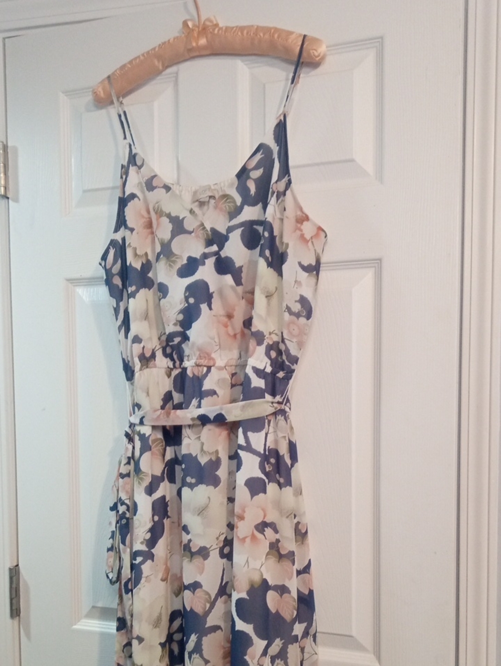 LOFT V NECK RUFFLE MAXI DRESS